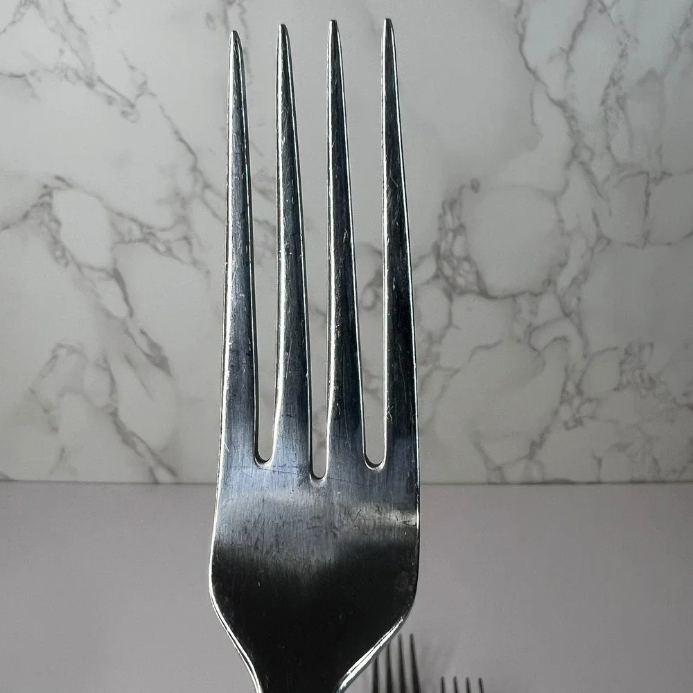 Set of 3 Mikasa 18/10 Vietnam Dinner Forks – 8
